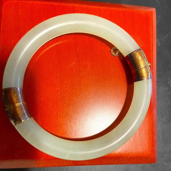 jade bracelet - Picture 1 of 2